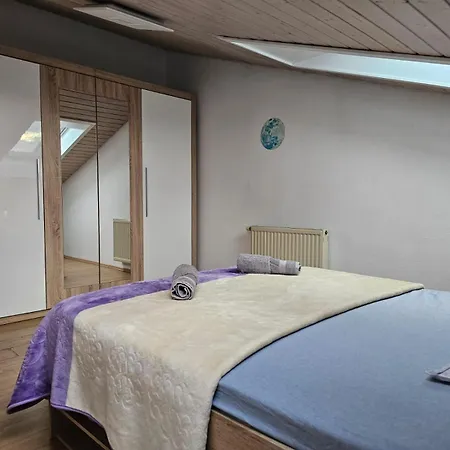 Privatunterkunft Ruhiges Gaestezimmer In *