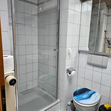 Ruhiges Gaestezimmer In Privatunterkunft *
