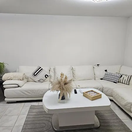 Ruhiges Gaestezimmer In *