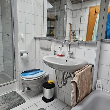 Privatunterkunft Ruhiges Gaestezimmer In *